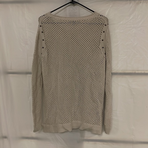 Top - Picture 2 of 3